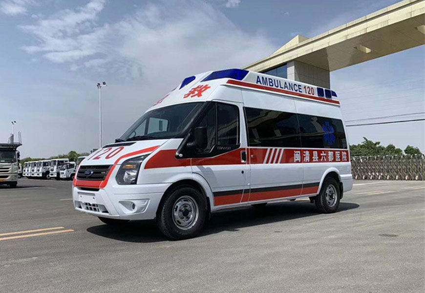 國(guó)六福特V348長(zhǎng)軸高福星頂救護(hù)車(chē)