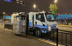 護(hù)欄清洗車，城市道路保潔好幫手