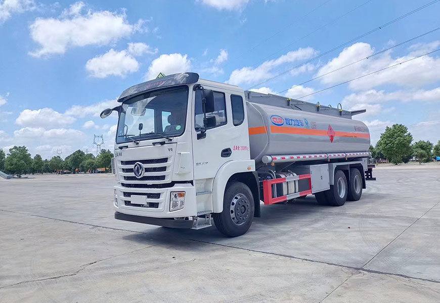 程力?；\(yùn)輸車(chē)東風(fēng)錦程21.7方油罐車(chē)