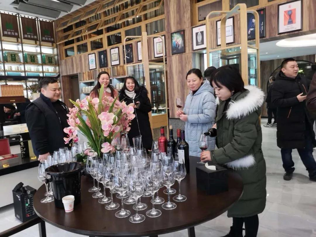 專題：程力匯隆重試營業(yè)，賓客盈門商賈名媛薈萃