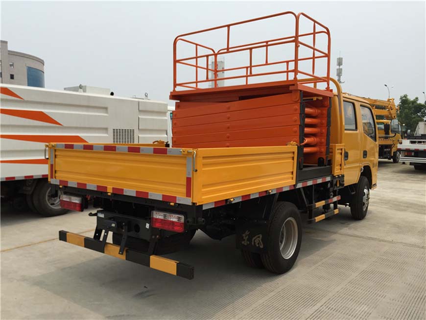 東風(fēng)8米、10米升降平臺(tái)車