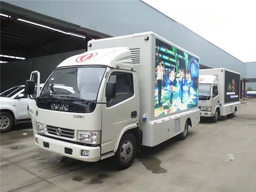 東風(fēng)多利卡廣告宣傳車(chē)