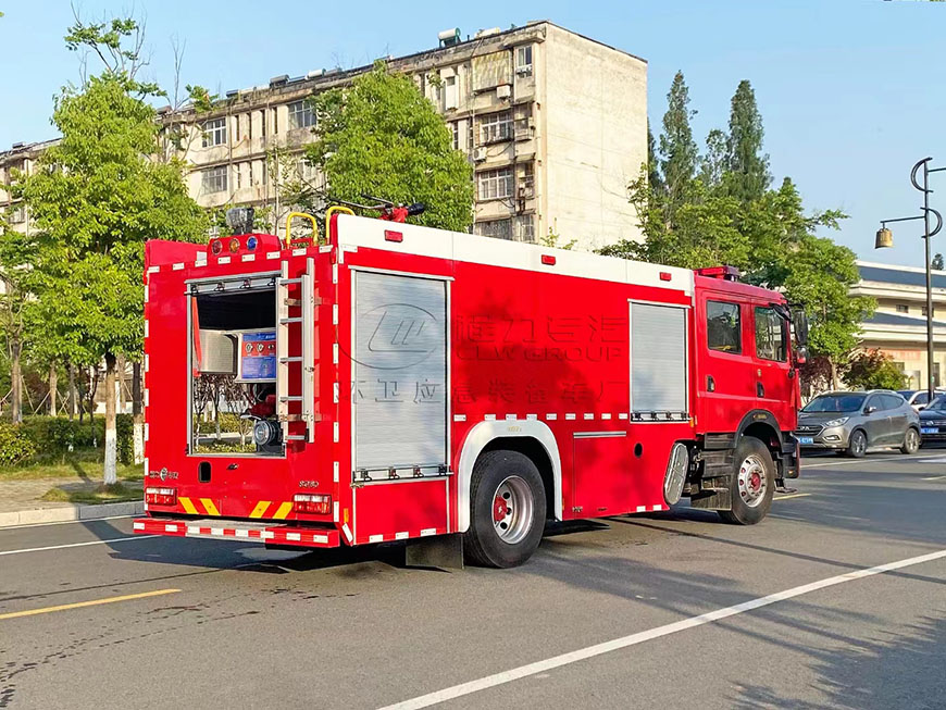 國(guó)六多利卡D9泡沫消防車(chē)